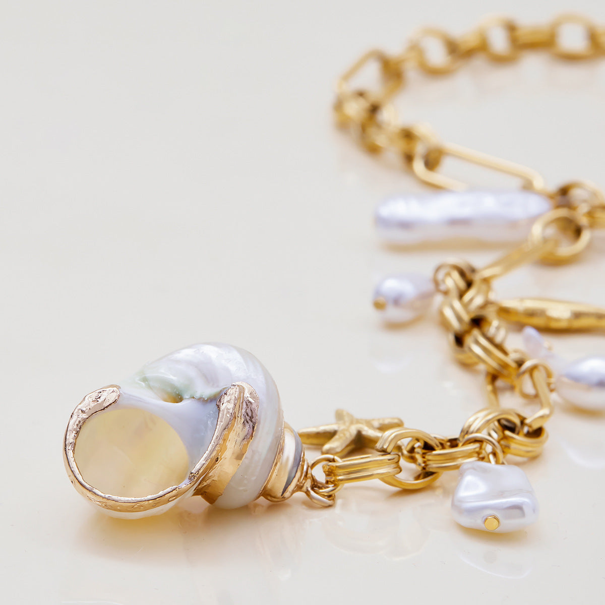 Conch Lariat
