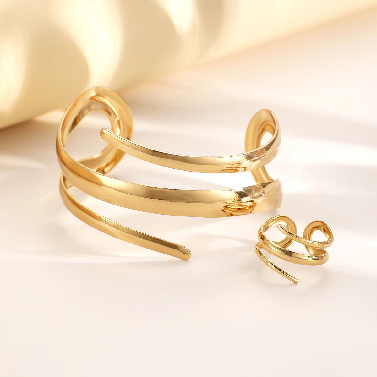 Embrace the Curve Bracelet And Ring Set